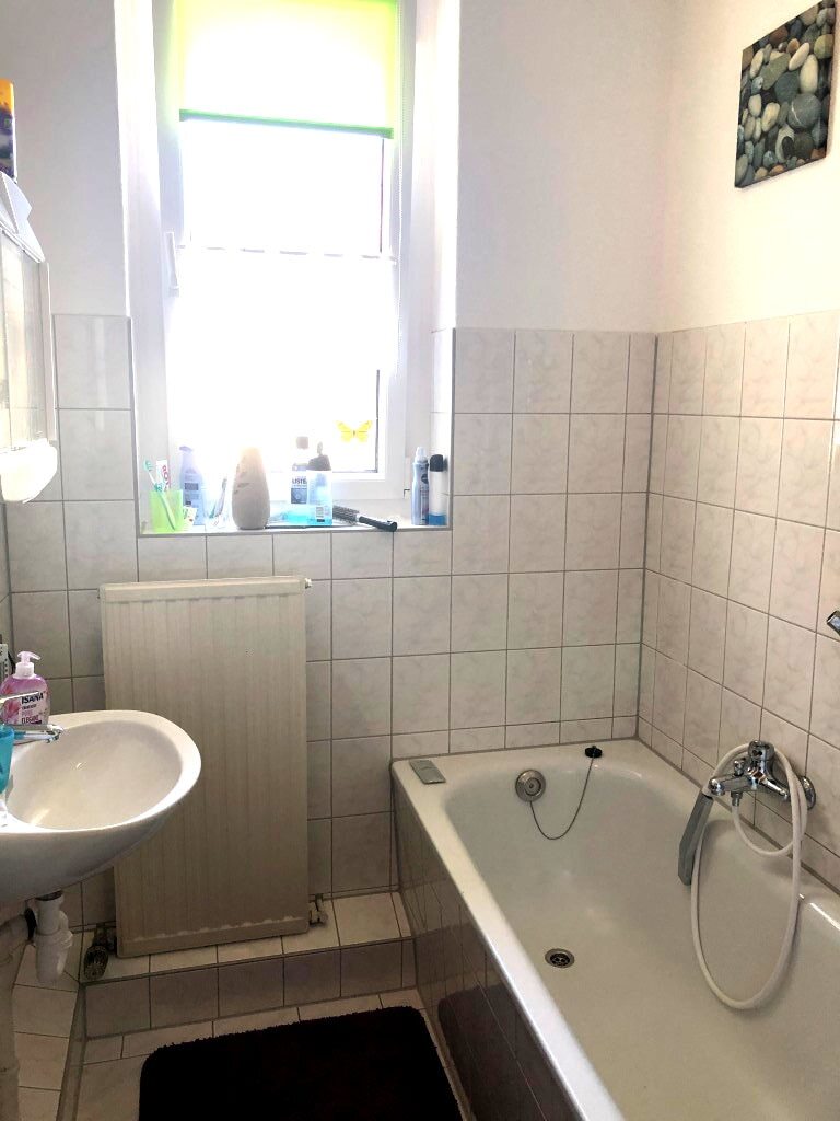 3-Raum Wohnung mit Balkon und neuer Einbauküche -WG geeignet 3 zimmer
