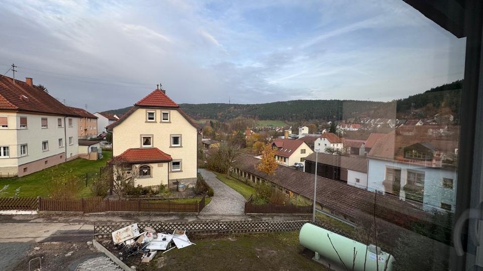 Etagenwohnung Weißenbrunn - 4 Zimmer, 100 m&sup2;, 775&euro; | Angebot:24623266