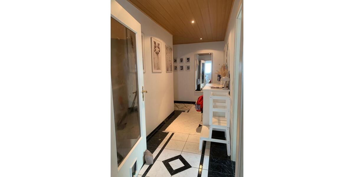 Dachgeschoßwohnung Lage - 3 Zimmer, 72 m&sup2;, 977&euro; | Angebot:24646958