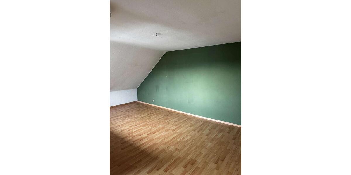 Dachgeschoßwohnung Bad Pyrmont - 2 Zimmer, 45 m&sup2;, 350&euro; | Angebot:25867219