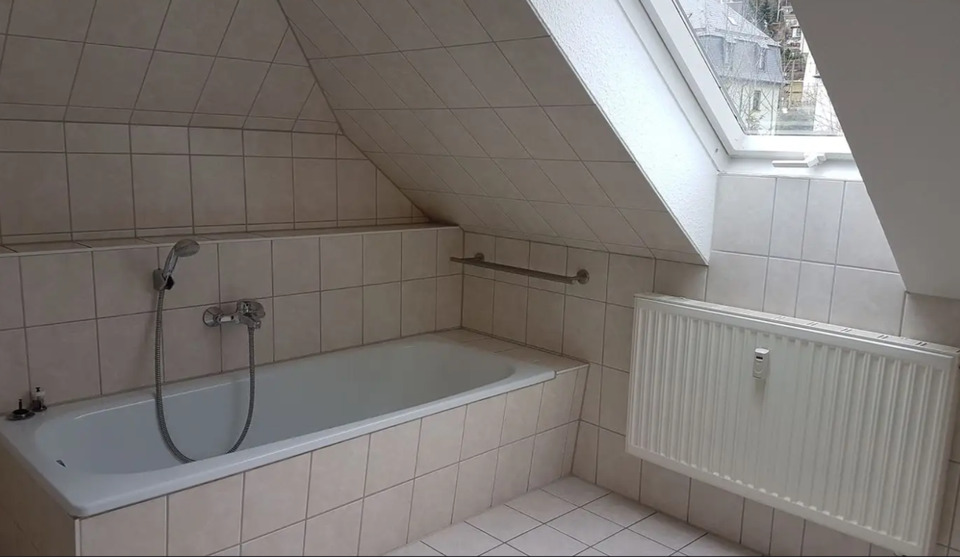 Dachgeschoßwohnung Gornsdorf - 2 Zimmer, 60 m&sup2;, 350&euro; | Angebot:25428667