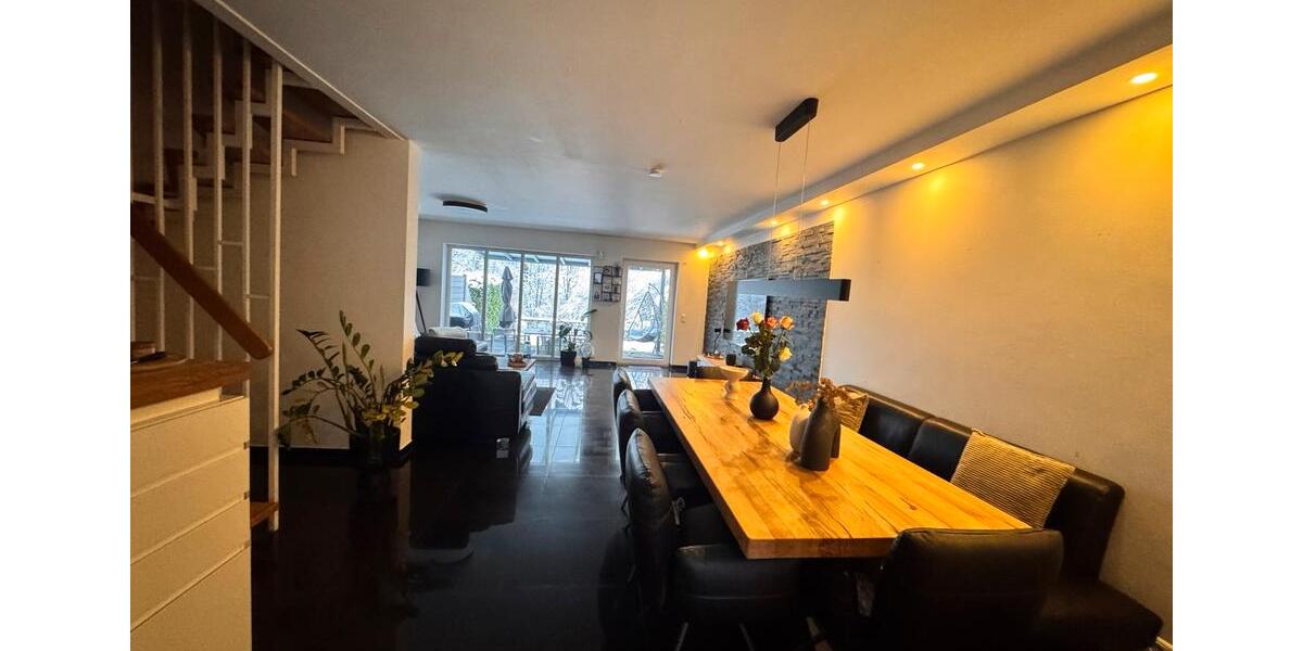 Reihenhaus Lüdenscheid Staberg - 5 Zimmer, 130 m&sup2;, 2.000&euro; | Angebot:25563053