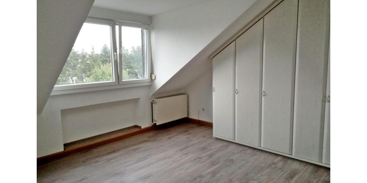 Dachgeschoßwohnung Leverkusen Bürrig - 3 Zimmer, 82 m&sup2;, 750&euro; | Angebot:26485668
