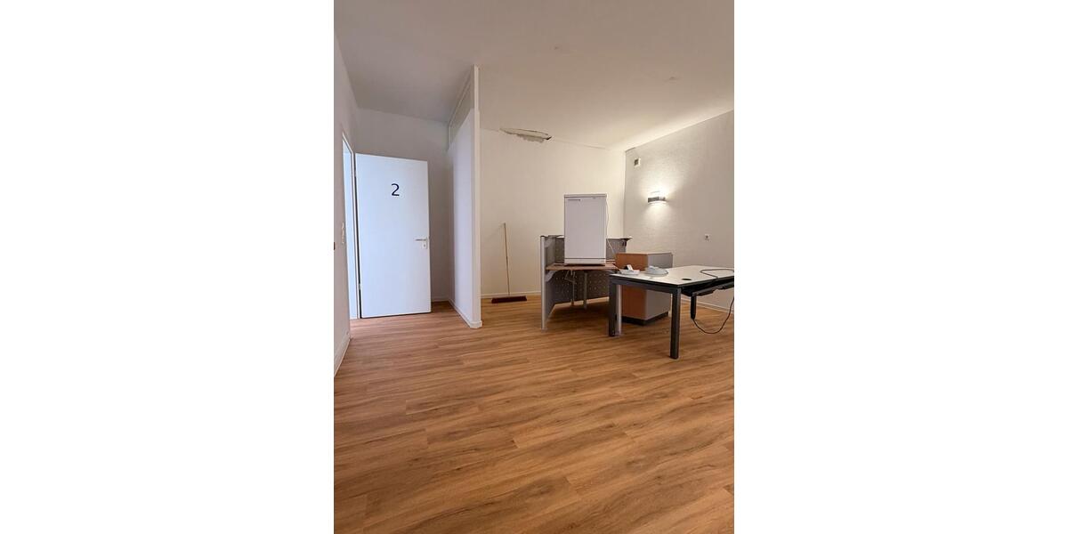 Erdgeschoßwohnung Sulzfeld - 3 Zimmer, 93 m&sup2;, 900&euro; | Angebot:24548075