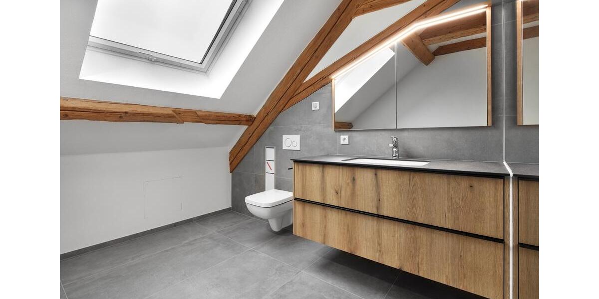 Dachgeschoßwohnung Weilheim - 4 Zimmer, 139 m&sup2;, 1.540&euro; | Angebot:26012944