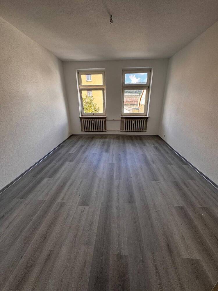 *NEU* RENOVIERTE 3 Zimmer Wohnung 2.OG Rechts in Am Hauptbahnhof