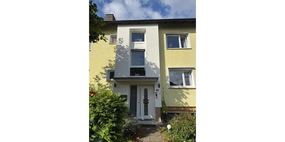 Etagenwohnung Kassel Oberzwehren - 2 Zimmer, 93 m&sup2;, 725&euro; | Angebot:24992600