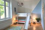 Ruhig gelegene 3-Zimmer-Wohnung mit Wintergarten auf großem Grundstück am Friedensberg
