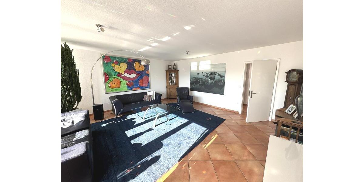 Etagenwohnung Cloppenburg - 4 Zimmer, 147 m&sup2;, 1.000&euro; | Angebot:25377047