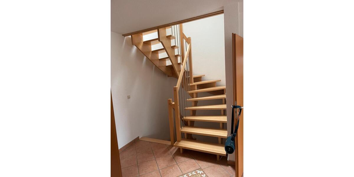 Etagenwohnung Rehling - 4 Zimmer, 145 m&sup2;, 2.250&euro; | Angebot:25497536