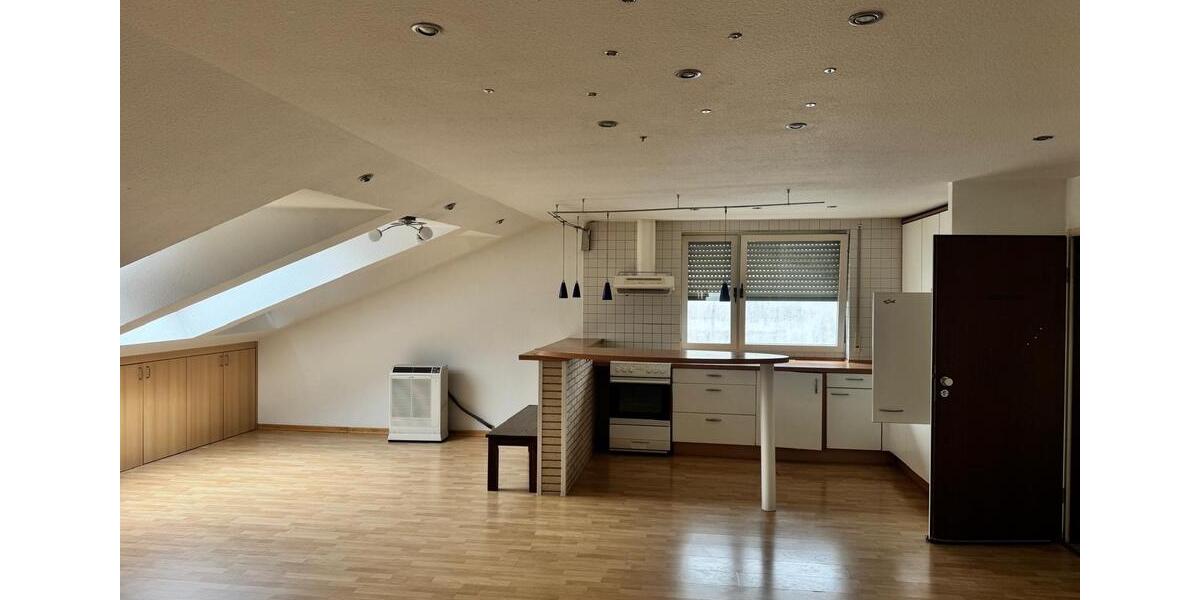 Dachgeschoßwohnung Dillingen (Saar) - 4 Zimmer, 76 m&sup2;, 650&euro; | Angebot:26443035