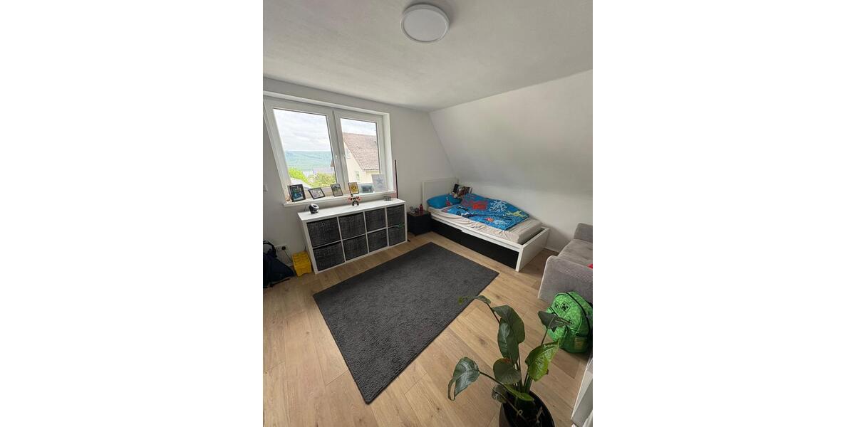 Etagenwohnung Sundern (Sauerland) - 4 Zimmer, 81 m&sup2;, 1.180&euro; | Angebot:26603549