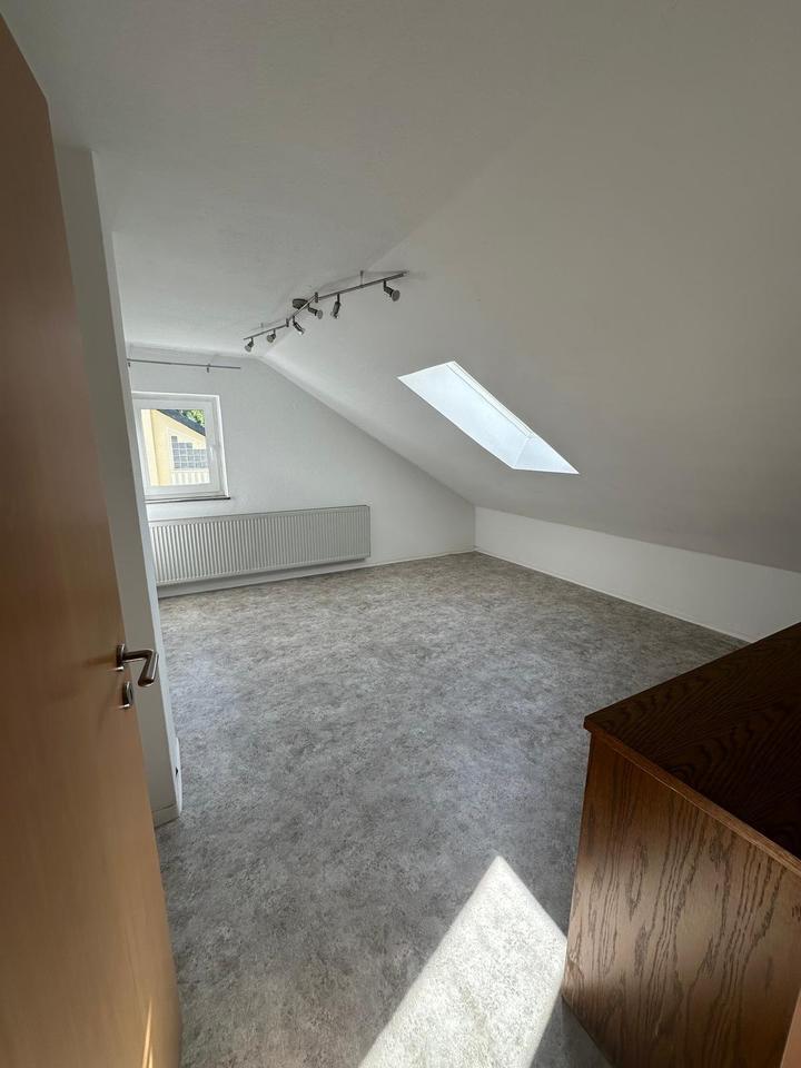 Gemütliche Dachgeschoßwohnung auf Zeit in Marxgrün