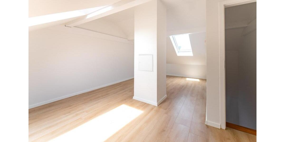 Etagenwohnung Offenburg - 4 Zimmer, 90 m&sup2;, 1.150&euro; | Angebot:26423398