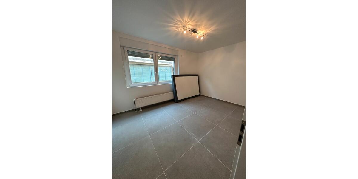 Großzügige 4-Zimmer-Wohnung mit Einfahrt in Stromberg 4 zimmer