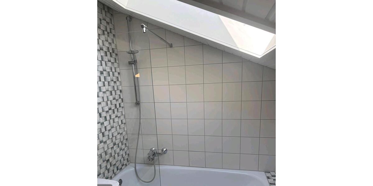 Dachgeschoßwohnung Erlenbach - 2.5 Zimmer, 89 m&sup2;, 935&euro; | Angebot:26283878