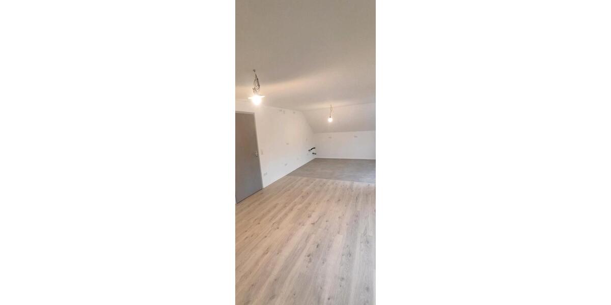 Dachgeschoßwohnung Blumberg - 3 Zimmer, 72 m&sup2;, 700&euro; | Angebot:24372499