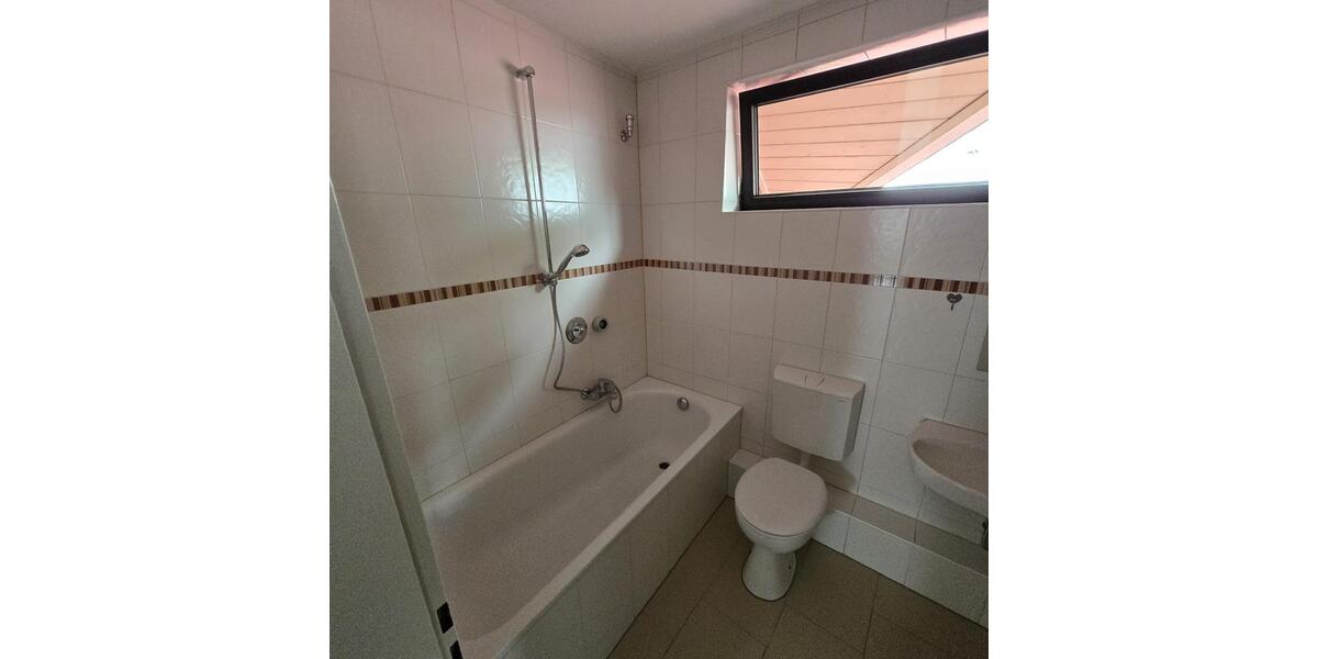 Dachgeschoßwohnung Riedstadt - 3 Zimmer, 75 m&sup2;, 990&euro; | Angebot:26547045