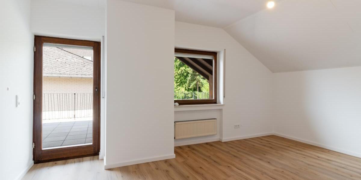Renovierte 3-Zimmer Wohnung in ruhiger Lage von Pellingen - Dachgeschoßwohnung Pellingen | Angebot:27225332