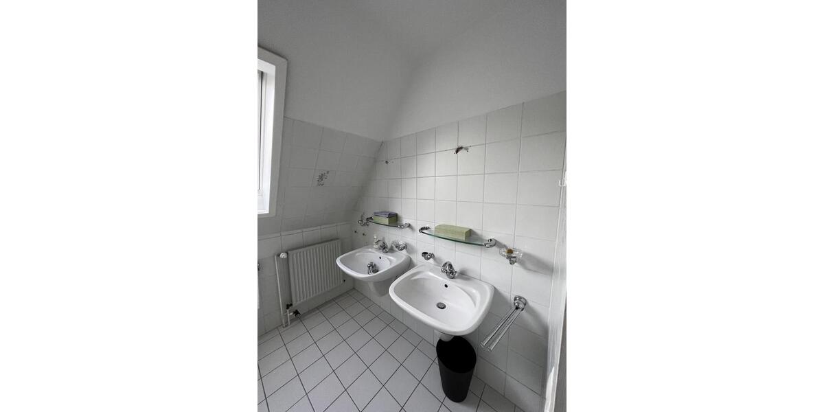 Etagenwohnung Meldorf - 3 Zimmer, 150 m&sup2;, 990&euro; | Angebot:23620212