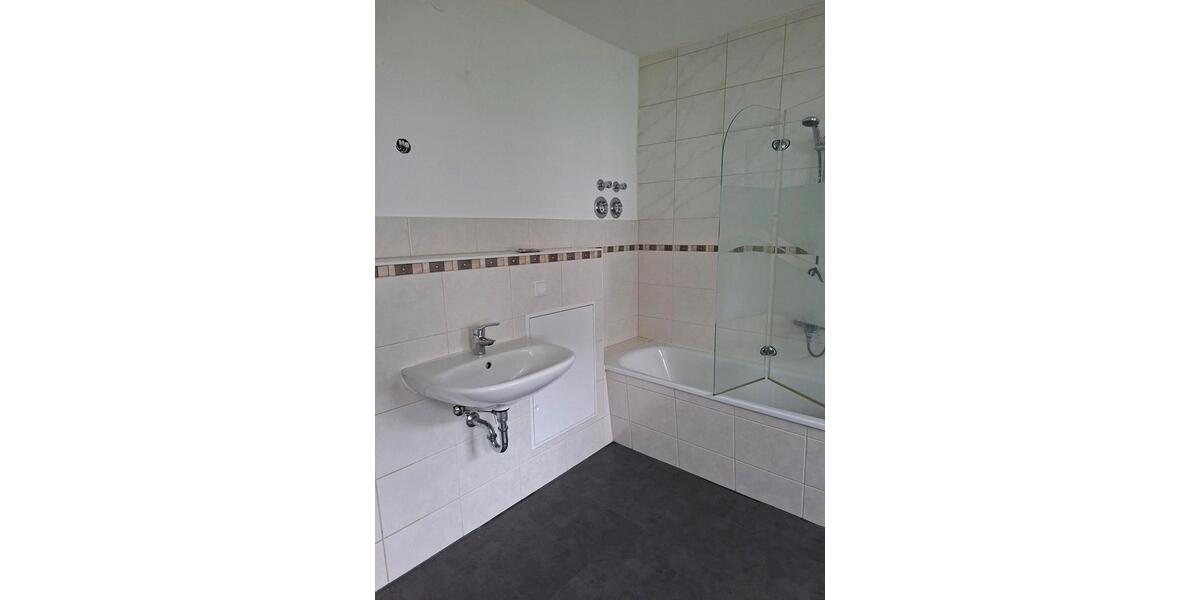 Erdgeschoßwohnung Bleicherode - 3 Zimmer, 83 m&sup2;, 750&euro; | Angebot:25285643