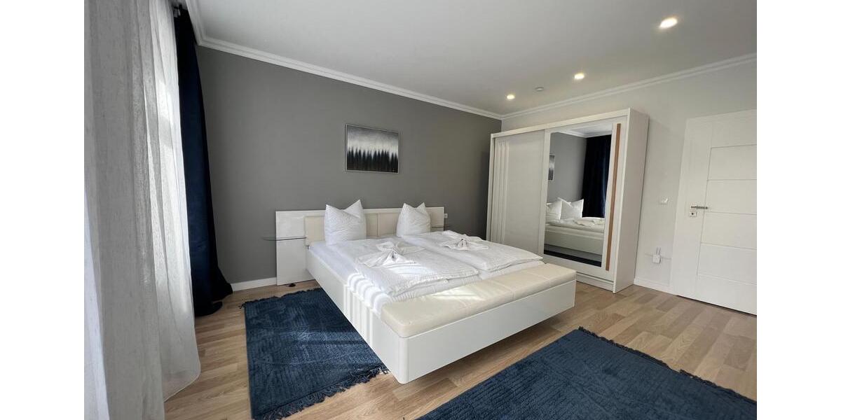 Wohnen auf Zeit Gera - 3 Zimmer, 130 m&sup2;, 100&euro; | Angebot:26227069