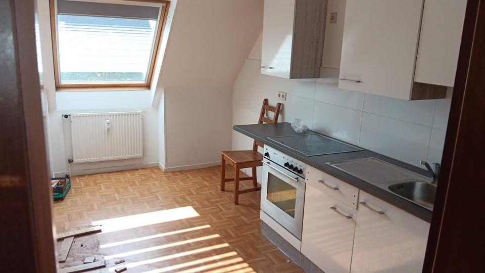Dachgeschoßwohnung Krefeld Benrad - 2 Zimmer, 65 m&sup2;, 565&euro; | Angebot:26265928