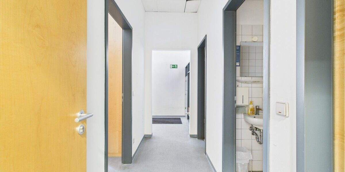 Gewerbeobjekt Regensburg / Prüfening Westenviertel - 8 Zimmer, 199 m&sup2;, 4.700&euro; | Angebot:25704935