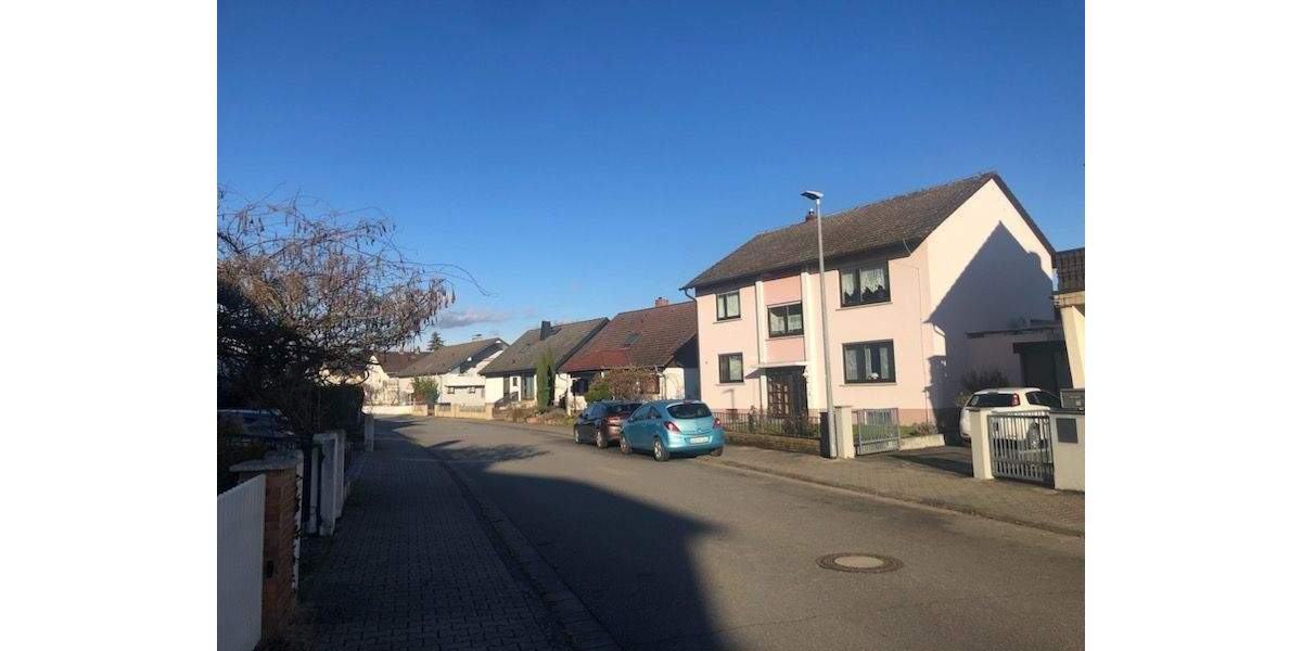 Etagenwohnung Gernsheim - 3 Zimmer, 90 m&sup2;, 1.050&euro; | Angebot:24543892