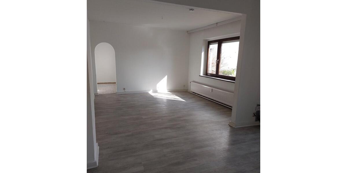 Etagenwohnung Flensburg - 5 Zimmer, 100 m&sup2;, 1.100&euro; | Angebot:25841223