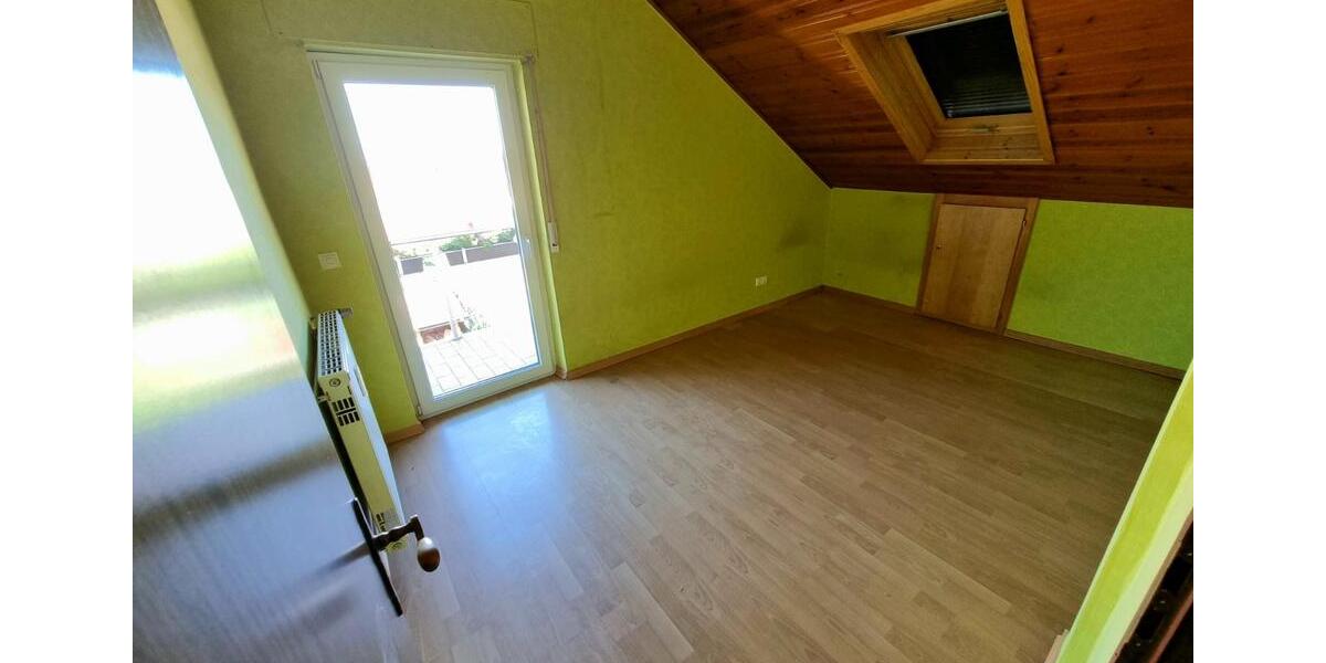 Dachgeschoßwohnung Niederzissen - 3 Zimmer, 76 m&sup2;, 700&euro; | Angebot:25639687
