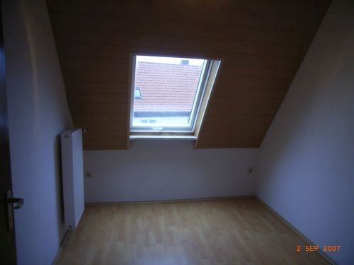 2-Zimmer-Mansarden-Mietwohnung in 97464 Niederwerrn (ID 590) - Dachgeschoßwohnung Niederwerrn Niederwerrn | Angebot:27150812