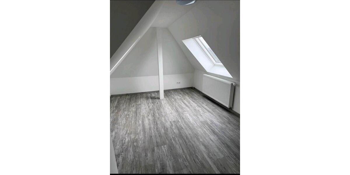 Dachgeschoßwohnung Sankt Augustin - 4 Zimmer, 65 m&sup2;, 950&euro; | Angebot:26222268