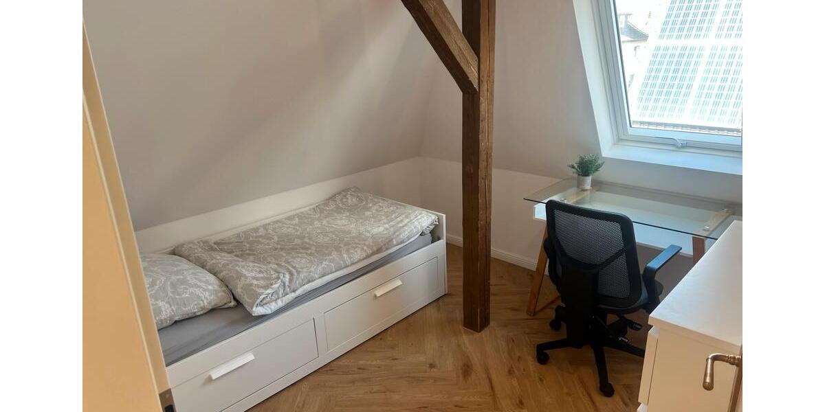 Etagenwohnung Braunschweig Lehndorf-Watenbüttel - 4 Zimmer, 150 m&sup2;, 2.400&euro; | Angebot:25948877