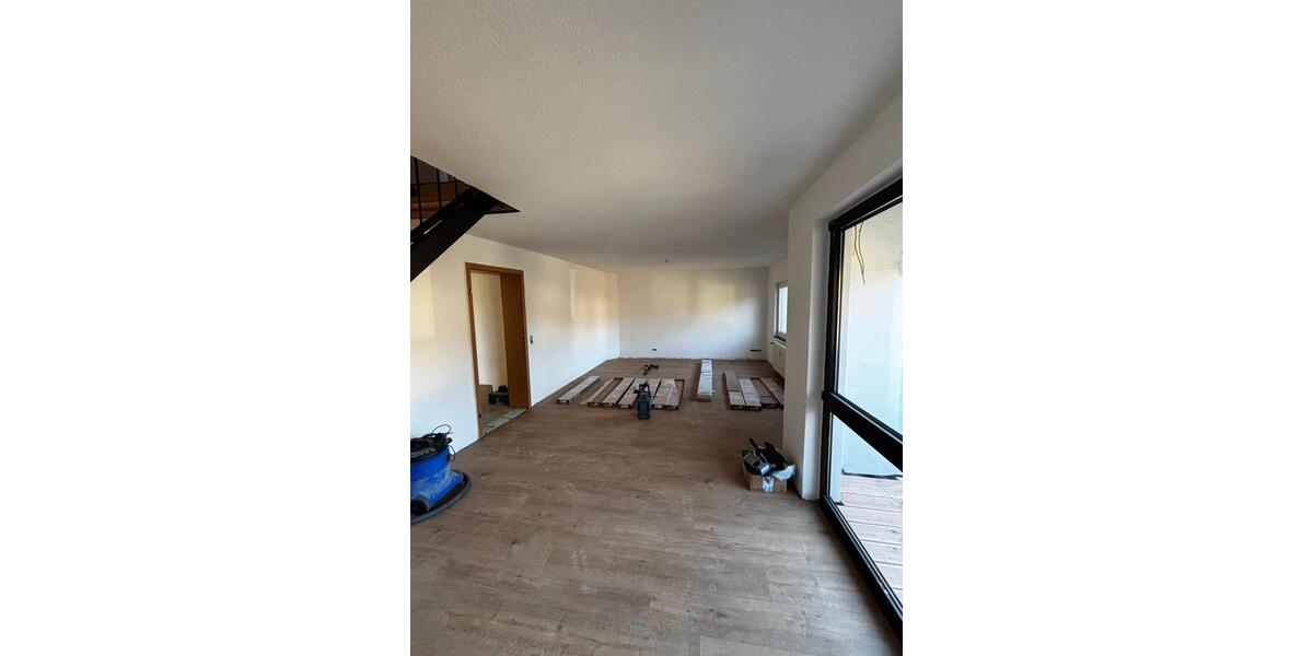 Etagenwohnung Bad Wünnenberg - 4 Zimmer, 110 m&sup2;, 990&euro; | Angebot:25305993