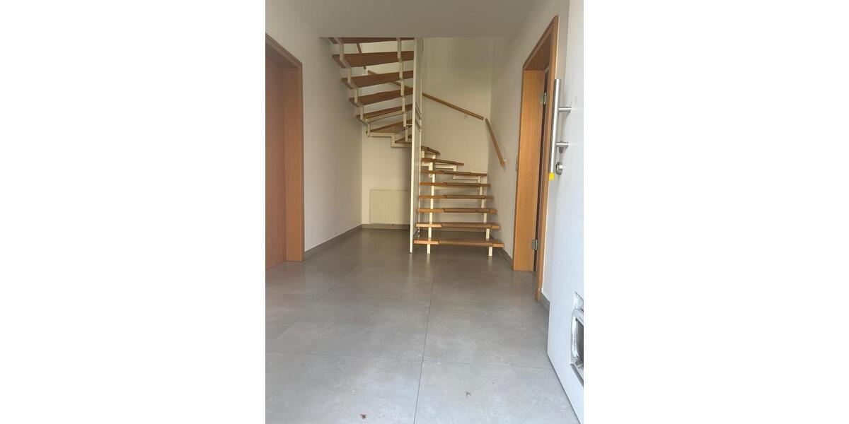 Maisonettenwohnung Ludwigshafen am Rhein Rheingönheim - 4 Zimmer, 150 m&sup2;, 1.500&euro; | Angebot:25784264