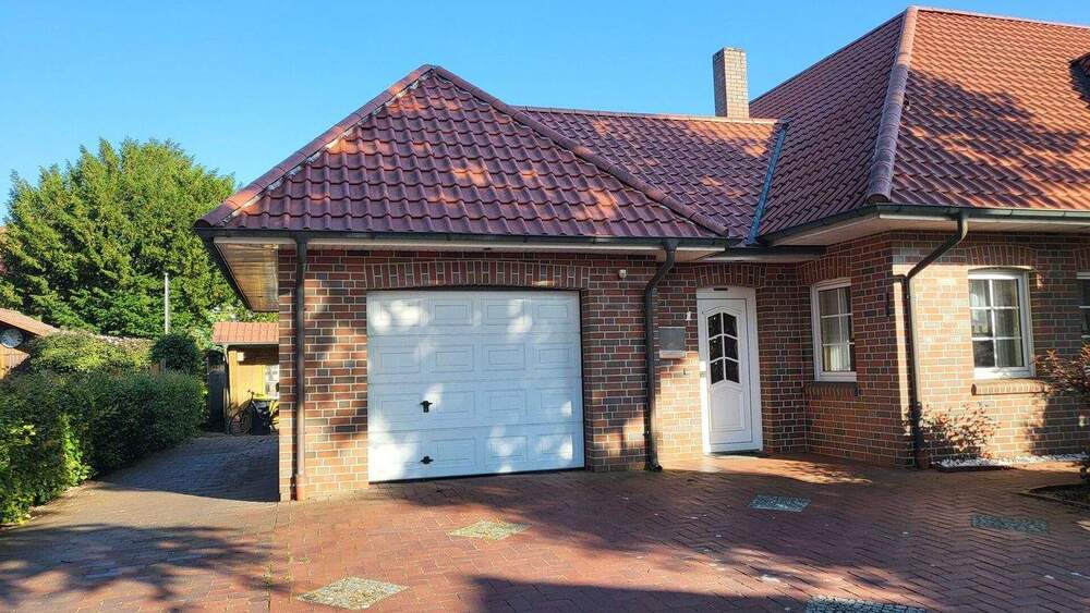 Einfamilienhaus Saterland / Scharrel (Oldenburg) Scharrel - 7 Zimmer, 246 m&sup2;, 1.200&euro; | Angebot:24873775