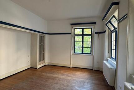 Altstadt, 1 Zi möbliert Küche Bad im Altbau Appartement
