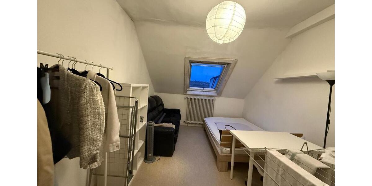 Zentrales Zimmer in 3-Personen-WG – ab sofort frei 1 zimmer