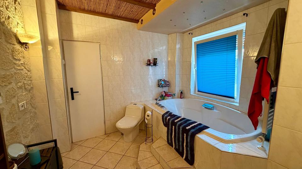Einfamilienhaus Niedenstein - 6 Zimmer, 145 m&sup2;, 800&euro; | Angebot:26572697