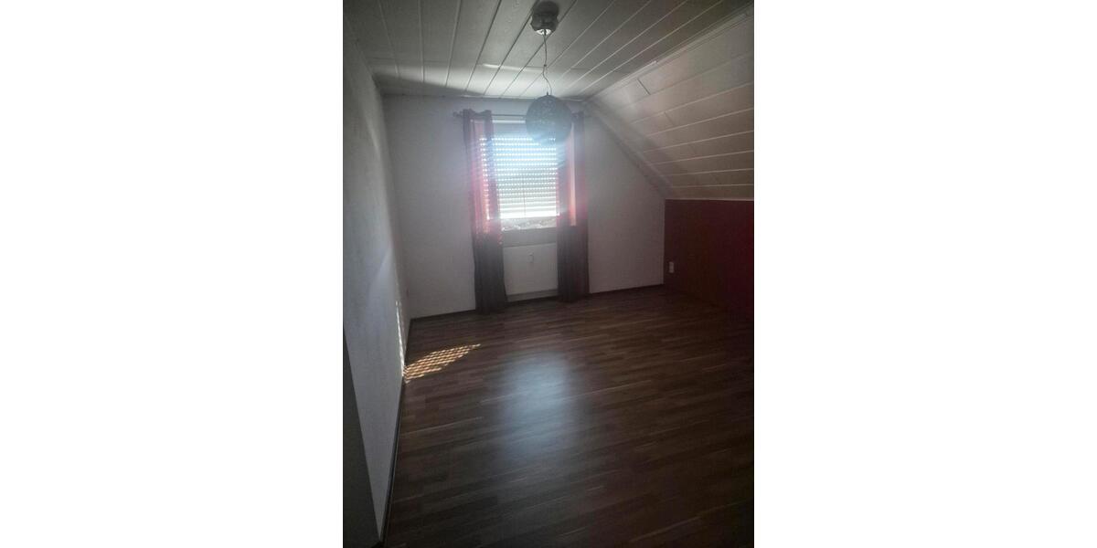 Etagenwohnung Finningen - 4 Zimmer, 90 m&sup2;, 920&euro; | Angebot:26439408