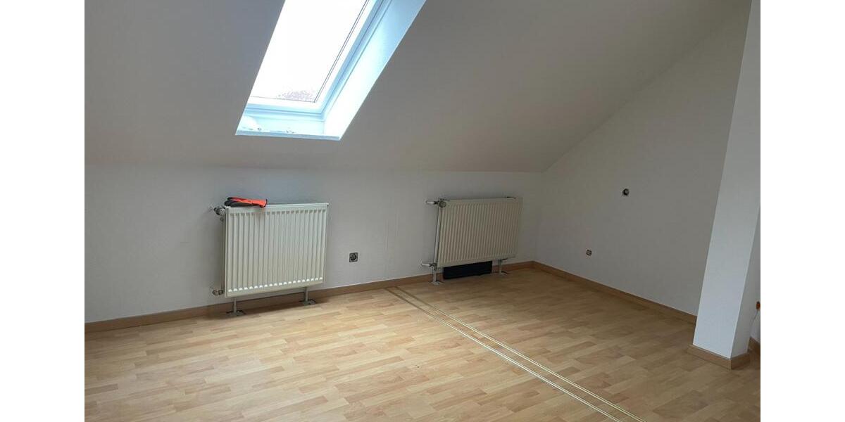 Dachgeschoßwohnung Burgwedel - 3 Zimmer, 110 m&sup2;, 1.000&euro; | Angebot:25131504