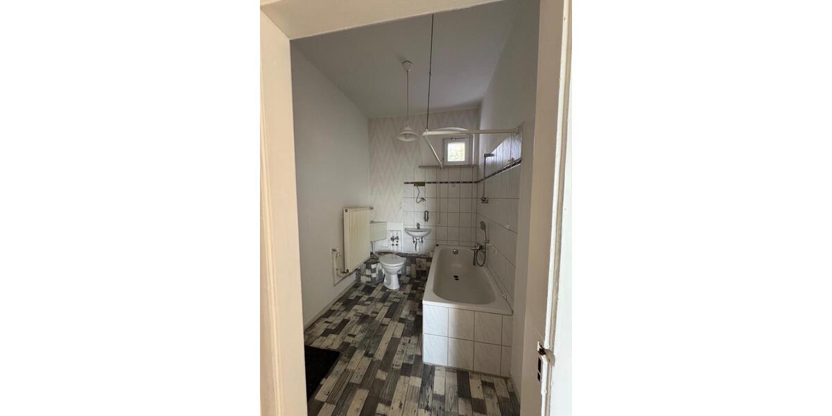 Etagenwohnung Waldheim - 3 Zimmer, 93 m&sup2;, 390&euro; | Angebot:25881894