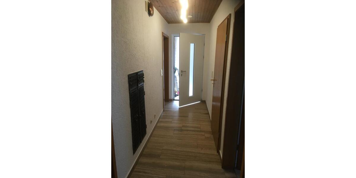 Etagenwohnung Flörsheim am Main - 4.5 Zimmer, 134 m&sup2;, 1.450&euro; | Angebot:25157690