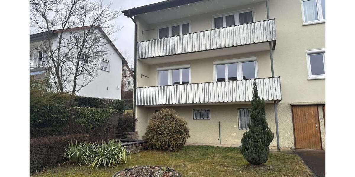 Etagenwohnung Aalen - 4 Zimmer, 90 m&sup2;, 850&euro; | Angebot:25105456