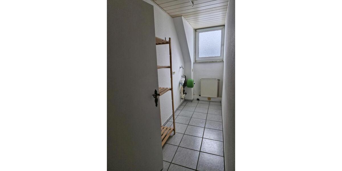 Dachgeschoßwohnung Nordstemmen - 3 Zimmer, 82 m&sup2;, 850&euro; | Angebot:24373728