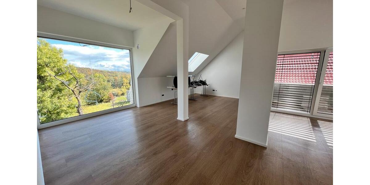 Dachgeschoßwohnung Lichtenwald - 3.5 Zimmer, 90 m&sup2;, 1.295&euro; | Angebot:24514651