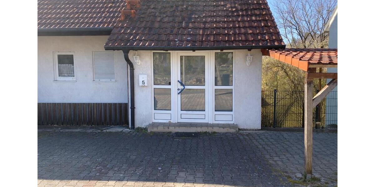 Maisonettenwohnung Altenkunstadt - 1 Zimmer, 26 m&sup2;, 290&euro; | Angebot:26255330