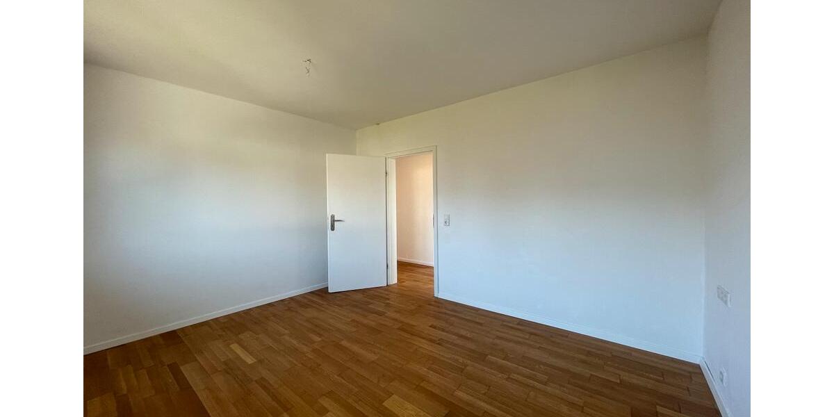 Etagenwohnung Salzweg - 3 Zimmer, 100 m&sup2;, 850&euro; | Angebot:26267675