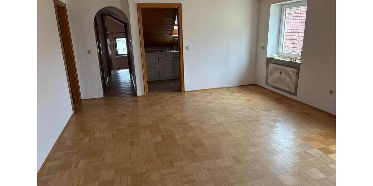 Dachgeschoßwohnung Kößlarn - 3.5 Zimmer, 105 m&sup2;, 520&euro; | Angebot:26039846